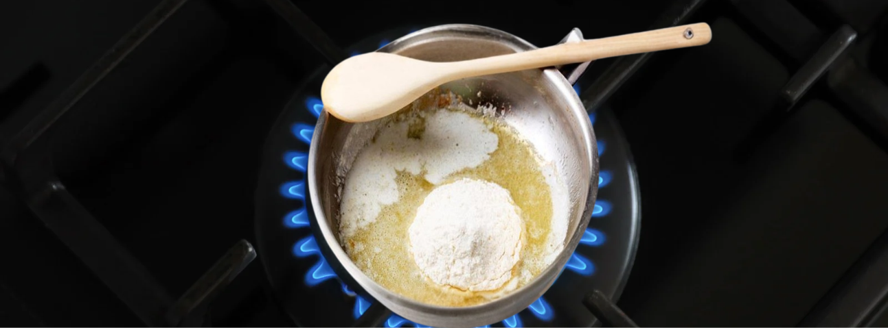 Making roux by controlling fire and ingredients ratio